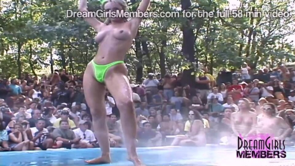 Unapproachable doll - milf clip - DreamGirls Members