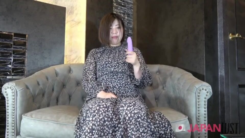 Bendy nymphet's asian sucking dick video