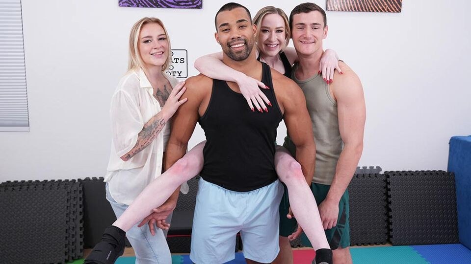 Big-boobed blonde Alaina Taylor likes hardcore double penetration