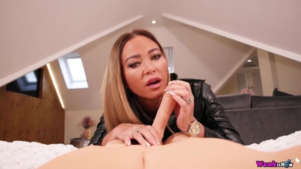 Wank It Now featuring Natalia Forrest's kink action