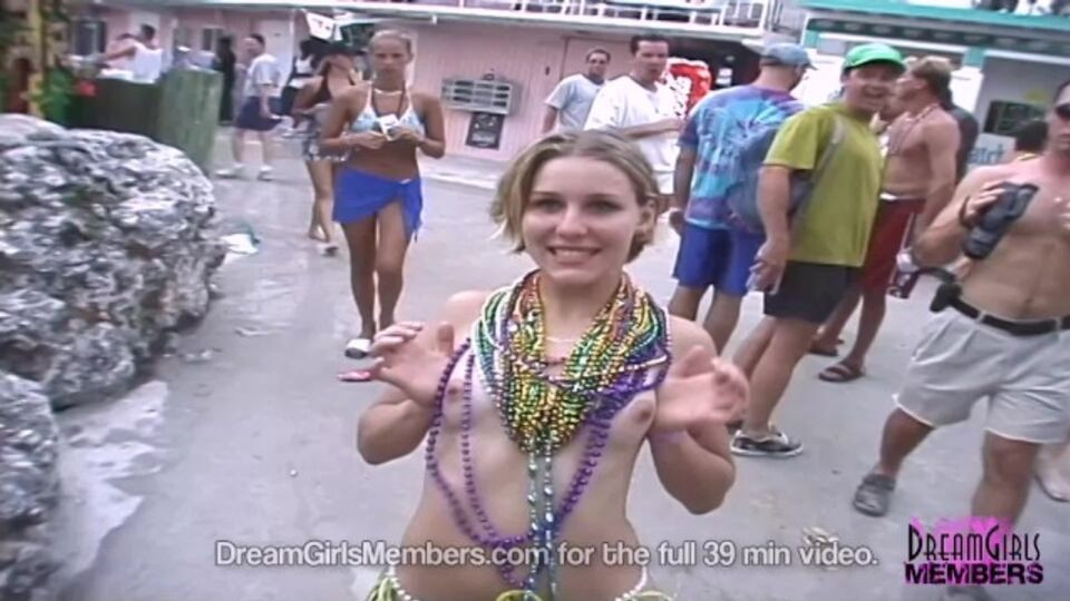 Well-formed princess at bartender xxx