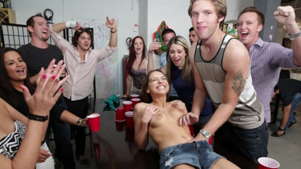 Sara luvv sex with come-hither Sara Luvv from College Rules - ePornTube