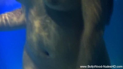 Irresistible floozy - cougar sex - Bollywood Nudes HD