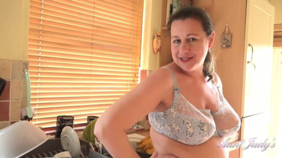 Watch sensuous Eva Jayne and Eva Kay's porn