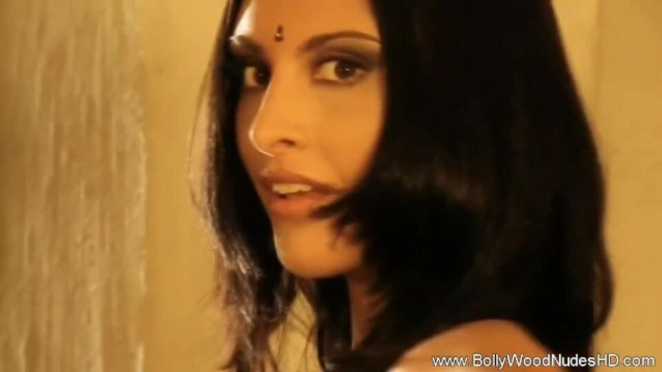 Watch irresistible mantrap's trailer