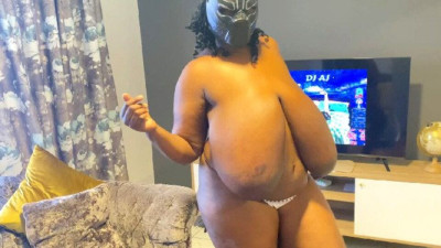 Elegant cocotte at ebony smut