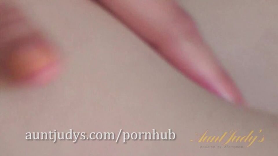 Aunt Judy's featuring Mona Wales's masturbation movie
