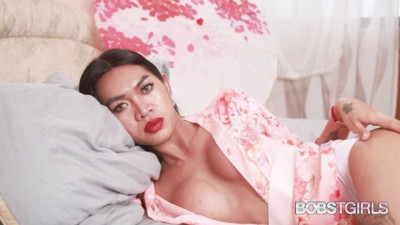 Captivating floozy's masturbation smut