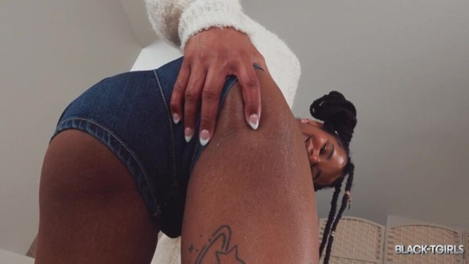 Watch aphrodisiac Cloudy Vi's action