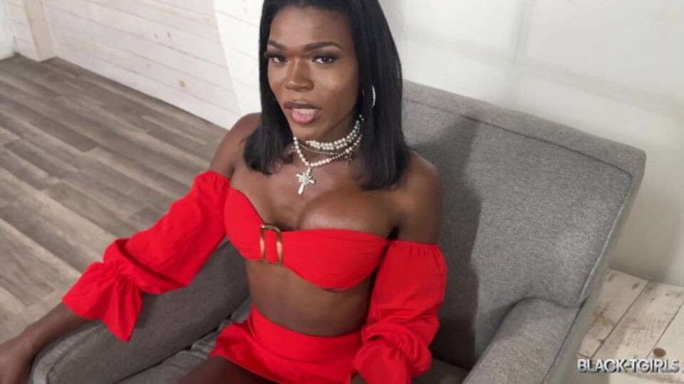 Passionate doxy - first time smut - Black TGirls