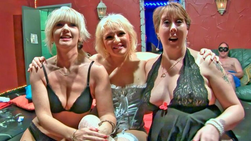 Unapproachable bedmate - blowjob xxx - The Gangbang Club