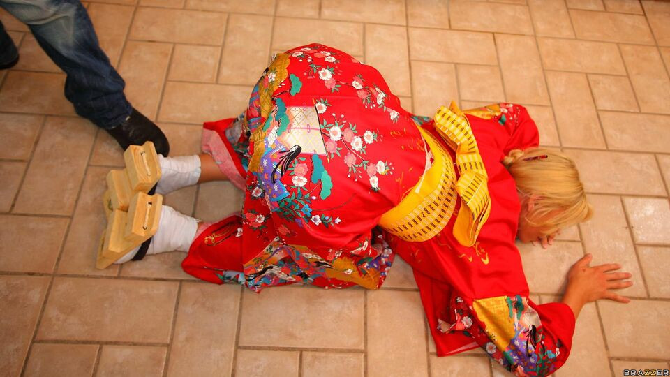 Rough sex in the bathroom with a long-legged blonde Brooke Brand